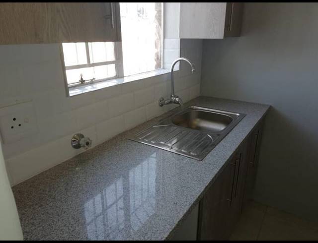 2 BEDROOM APARTMENT FOR SALE IN VAN RIEBEECK PARK